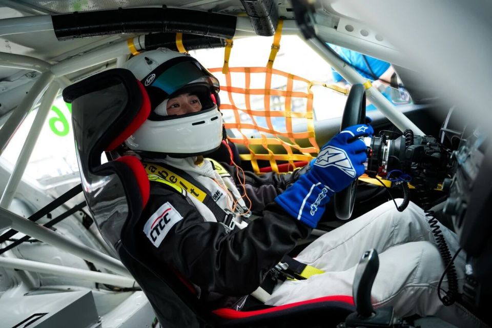 OYjvm, 多高手中脱